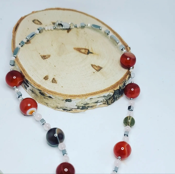 Rose Quartz, Red Agate, Howlite Amethyst Pendant necklace - Picture 5 of 7